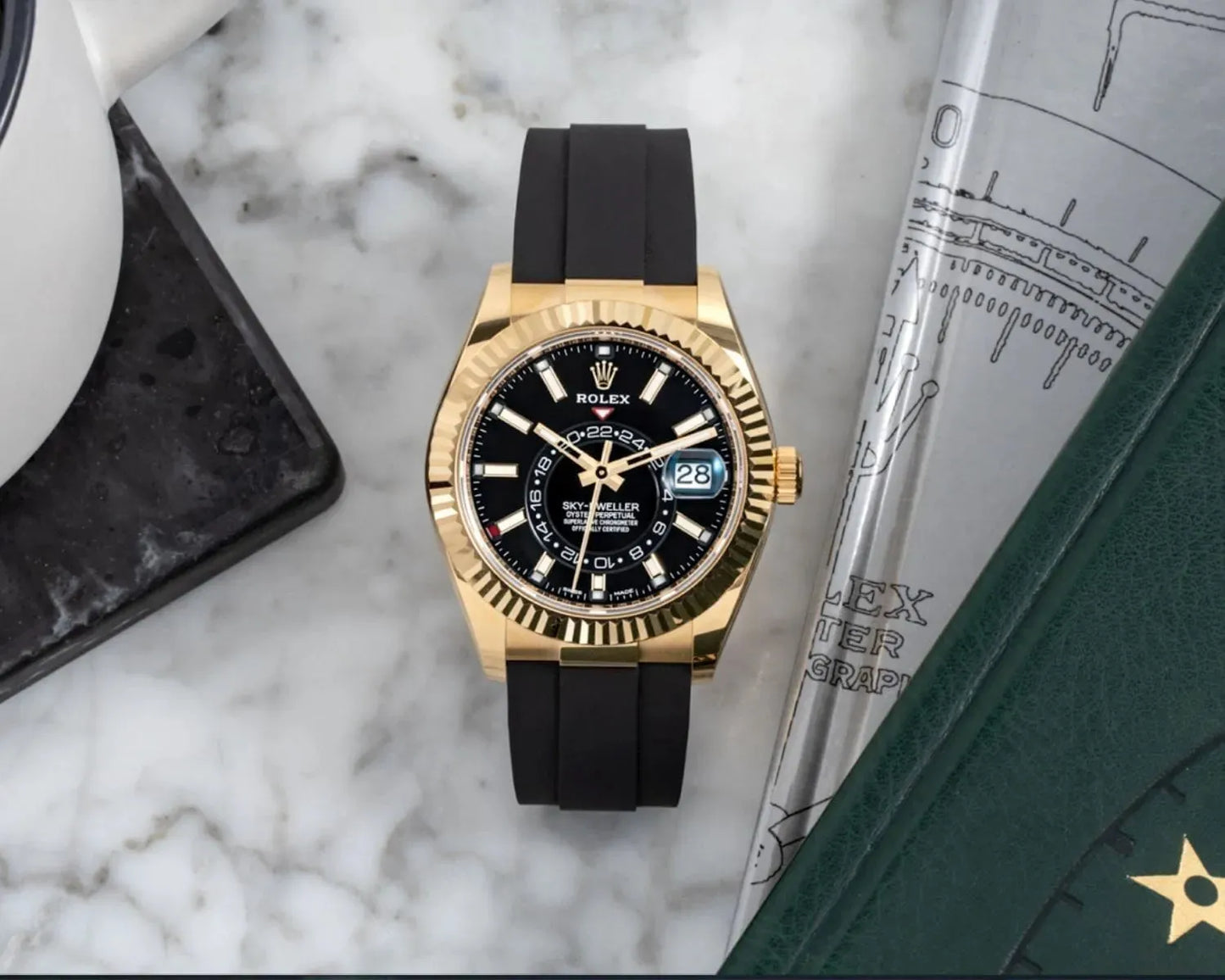 HOW MUCH DOES A ROLEX WEIGH?