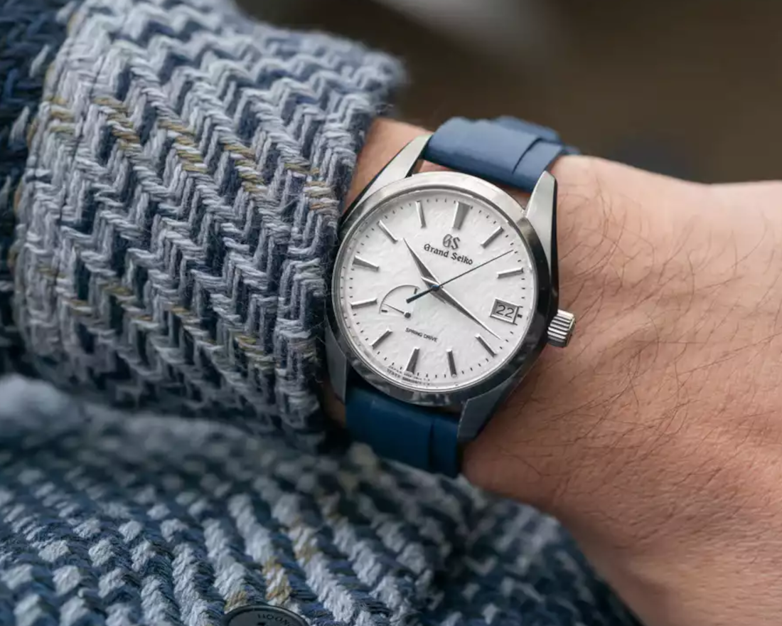 WHY DRESS WATCHES WORK SO WELL ON RUBBER ?