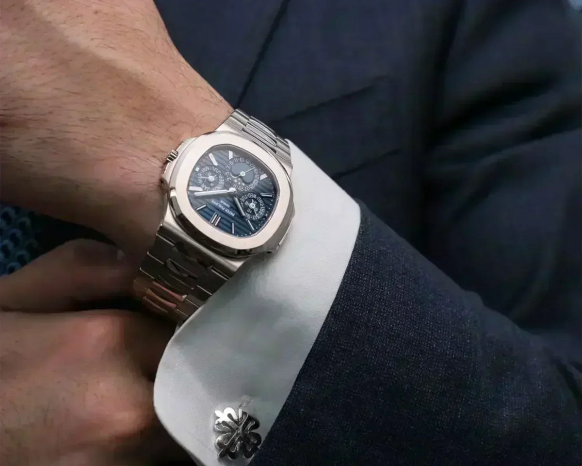 HOW TO INVEST IN LUXURY WATCHES?