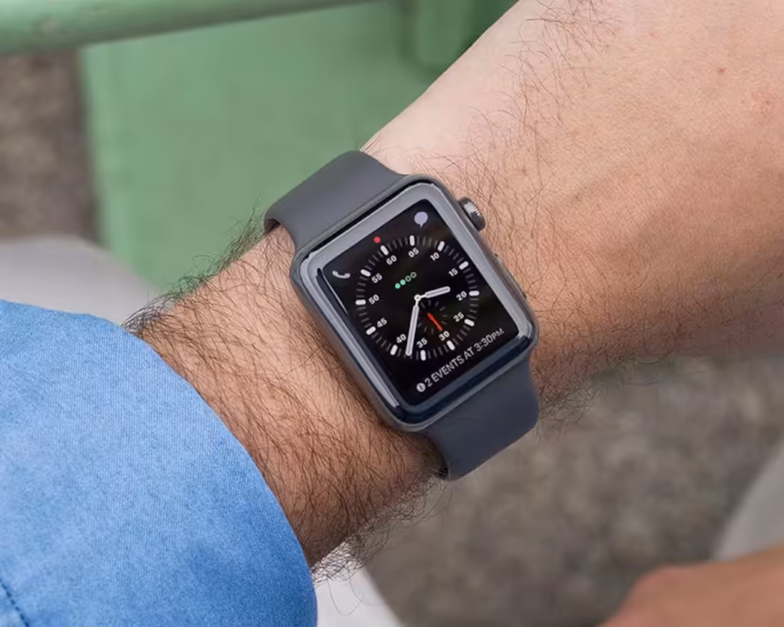 WHY APPLE WATCHES HAVE BECOME SO POPULAR AND WHY THEY WON’T REPLACE MECHANICAL WATCHES