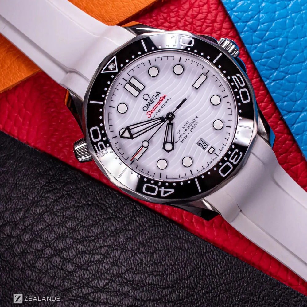 
                  
                    RUBBER STRAP FOR OMEGA® SEAMASTER DIVER 300M CO-AXIAL 42MM WHITE CERAMIC ZEALANDE 
                  
                