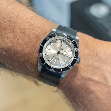 ミヌーシュ テスラオイスタープレート 大 Rubber Strap for Tudor® Black Bay 68 Silver dial M7943A1A0NU-0002