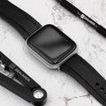 bracelet en caoutchouc pour Apple Watch avec boîtiers de 42mm, 44mm et 45mm (22mm de large) ZEALANDE Black Brushed Classic