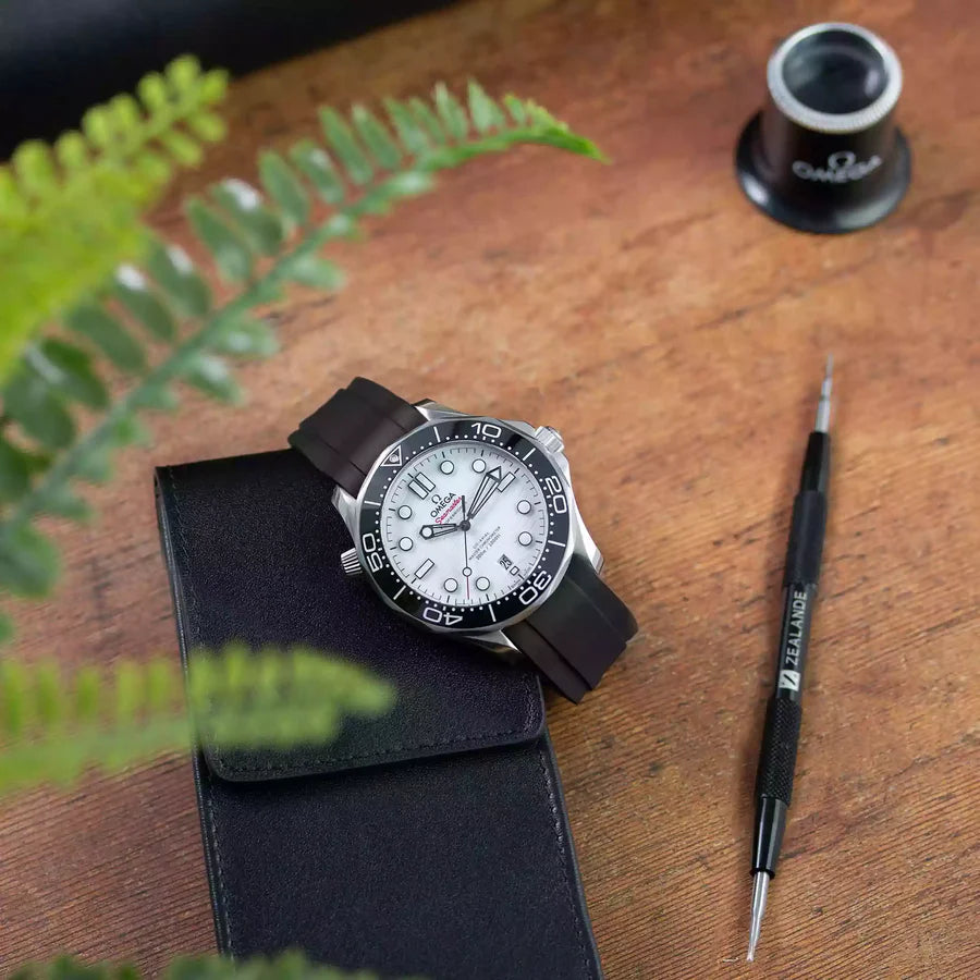 Omega Seamaster Diver 300M white dial on ZEALANDE black rubber strap