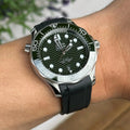Bracelet caoutchouc pour OMEGA® Seamaster Diver 300M Co-Axial 42mm Green Ceramic bracelets en caoutchouc ZEALANDE Black Brushed Classic