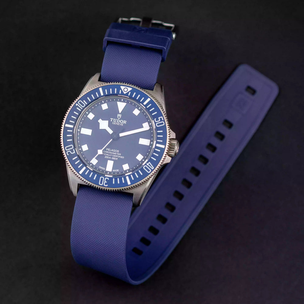 
                  
                    22mm wide Single Pass Rubber Strap for Tudor® Pelagos FXD Blue Dial
                  
                