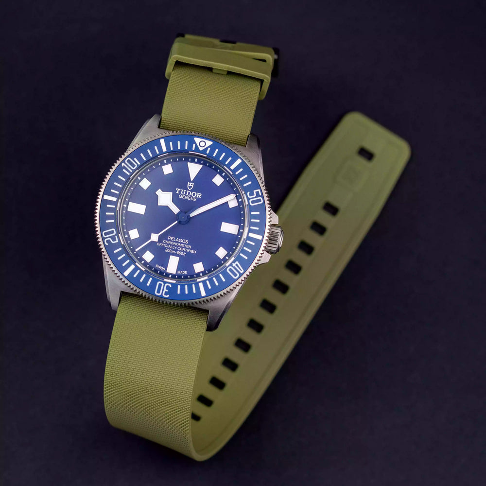 
                  
                    22mm wide Single Pass Rubber Strap for Tudor® Pelagos FXD Blue Dial
                  
                