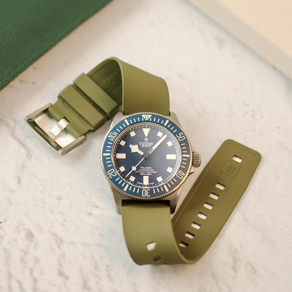 
                  
                    22mm wide Single Pass Rubber Strap for Tudor® Pelagos FXD Blue Dial
                  
                