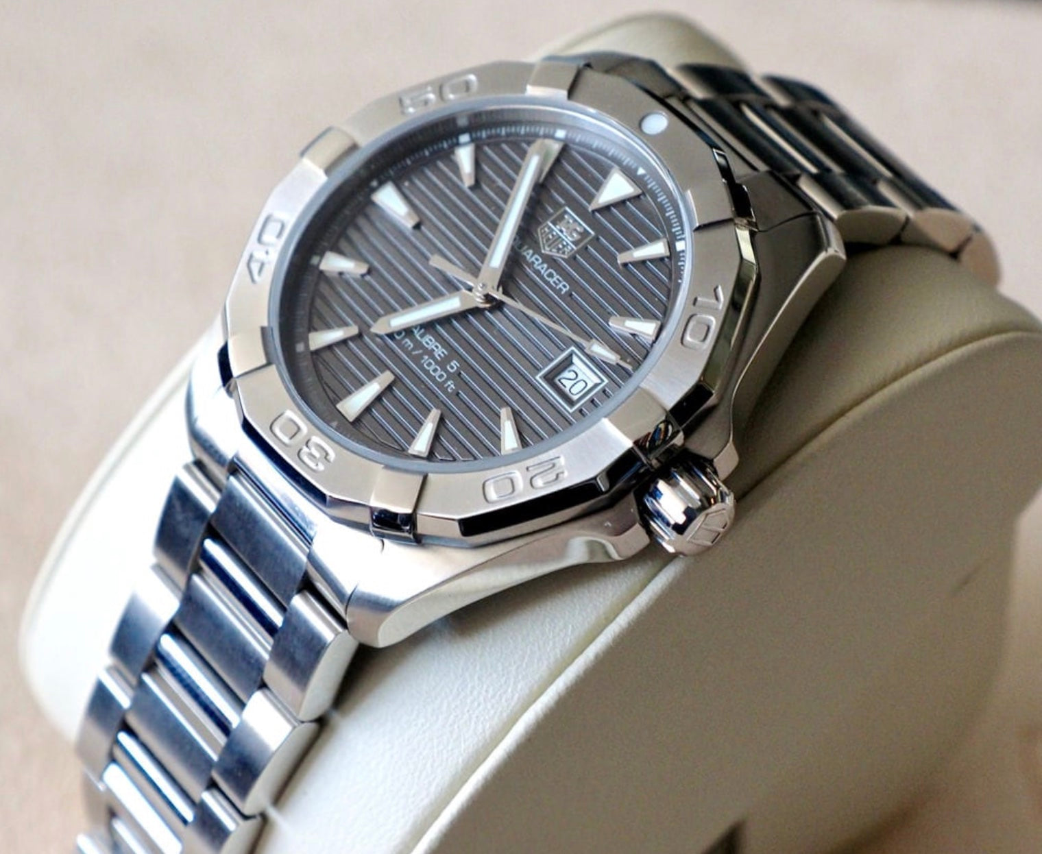 TAG Heuer Aquaracer Calibre 5 自動巻き時計 TAG Heuer - Aquaracer 300M Calibre 5 Ceramic 43 mm | Time