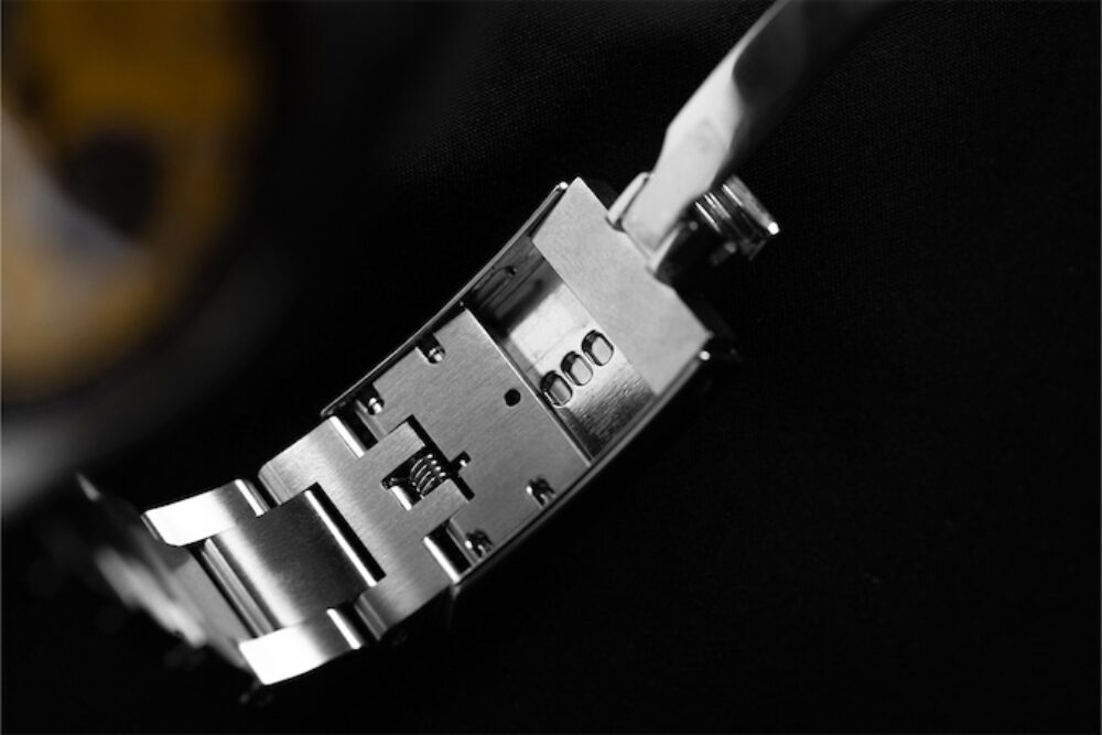 Tudor Black Bay Chrono 39 clasp